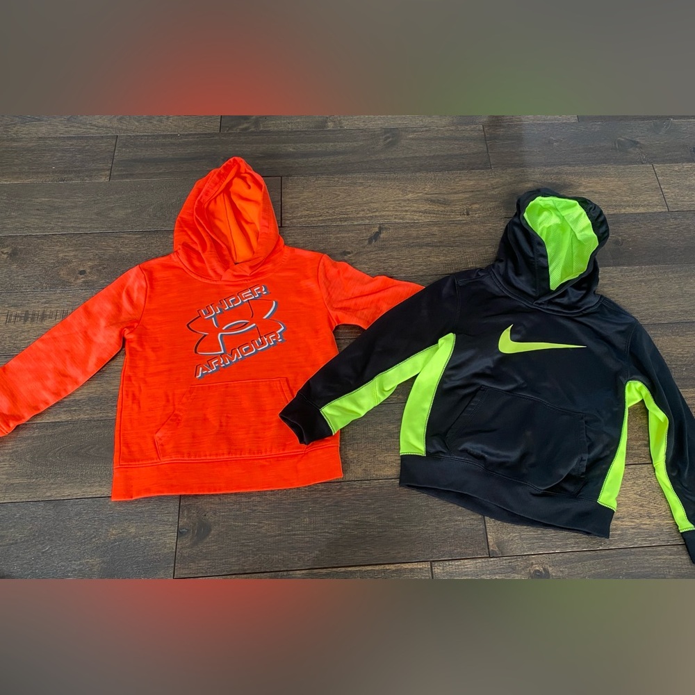 Nike and Under Armour sweat shirt / lot of 2